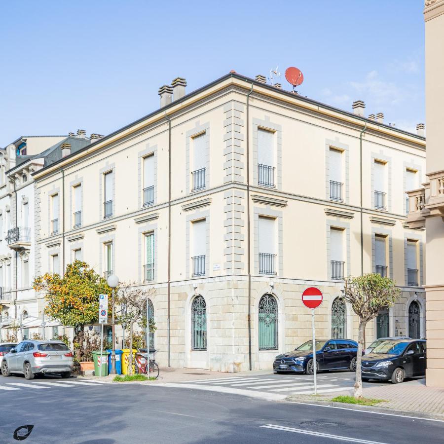 Elena House Apartments فياريجيو المظهر الخارجي الصورة